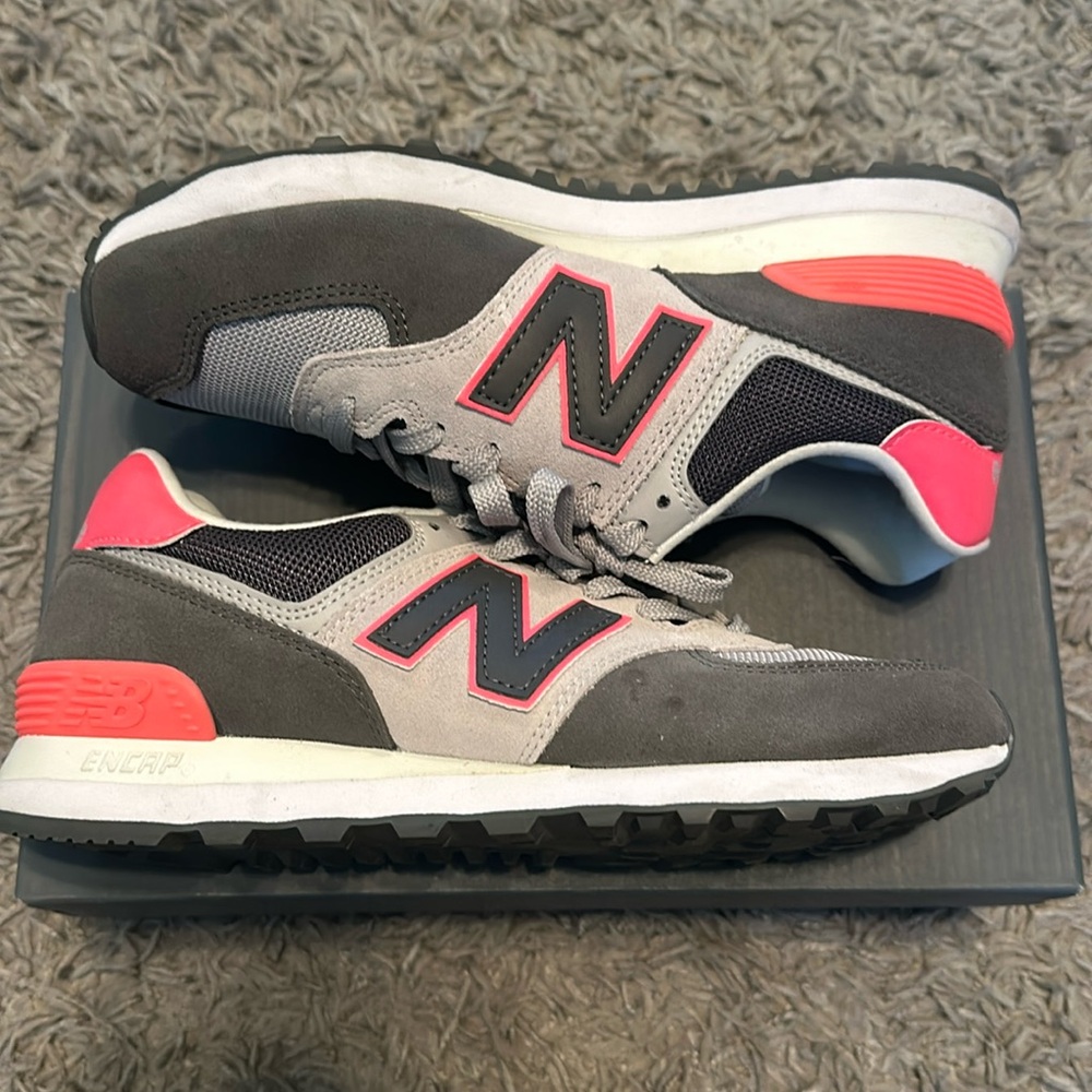Women’s New Balance Classics